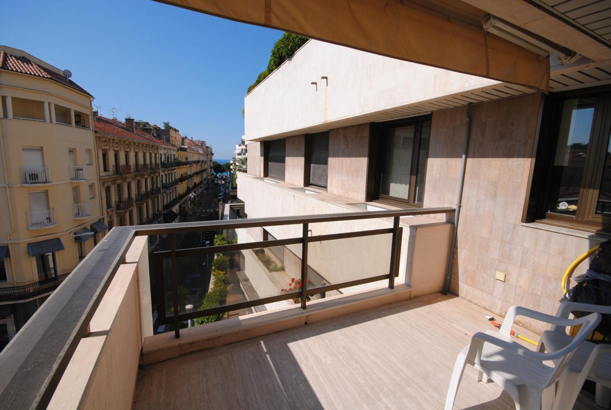 Apartment Belle Terrasse Apercu Naf568 Cannes