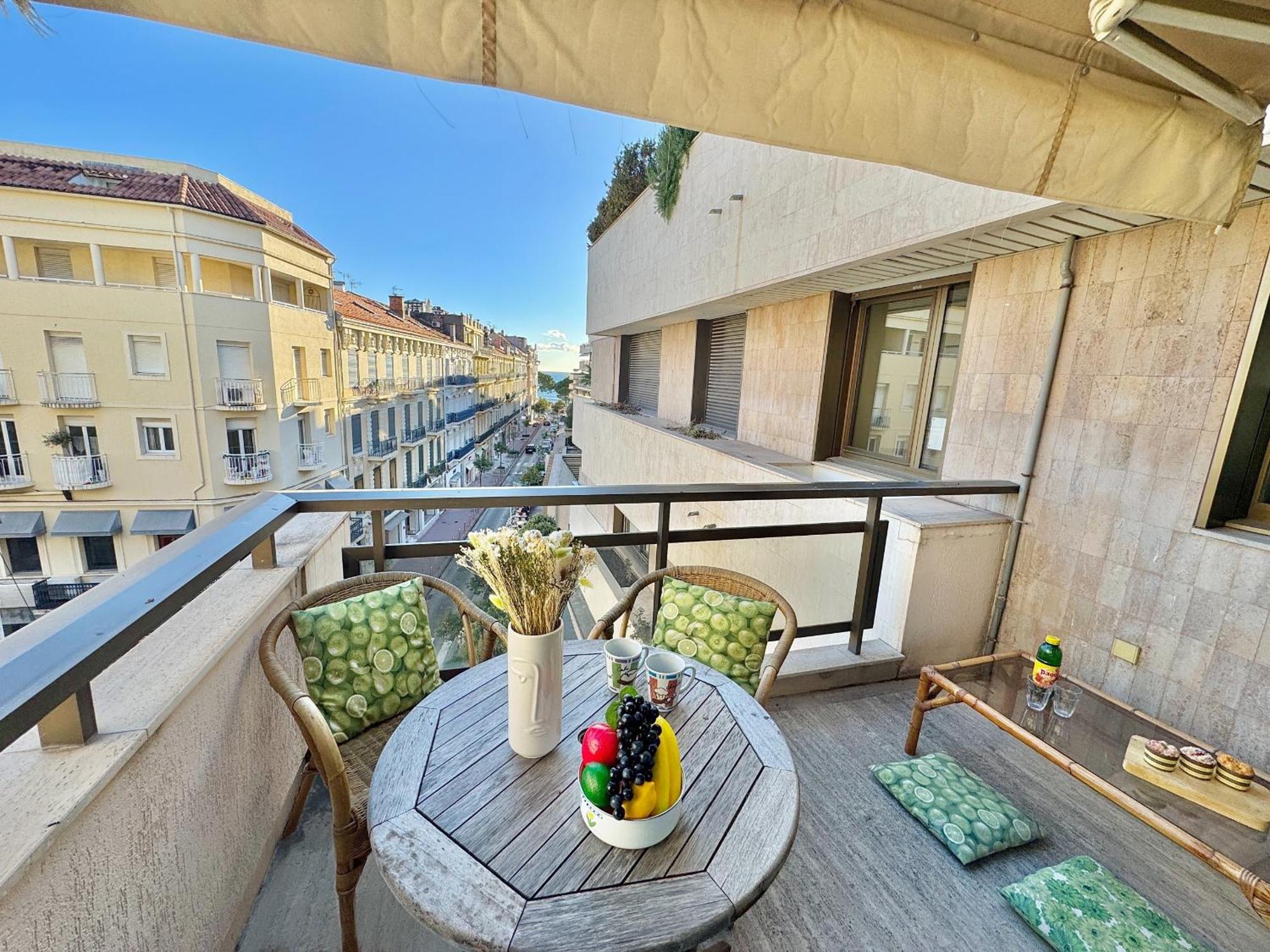 Apartment Belle Terrasse Apercu Naf568 Cannes